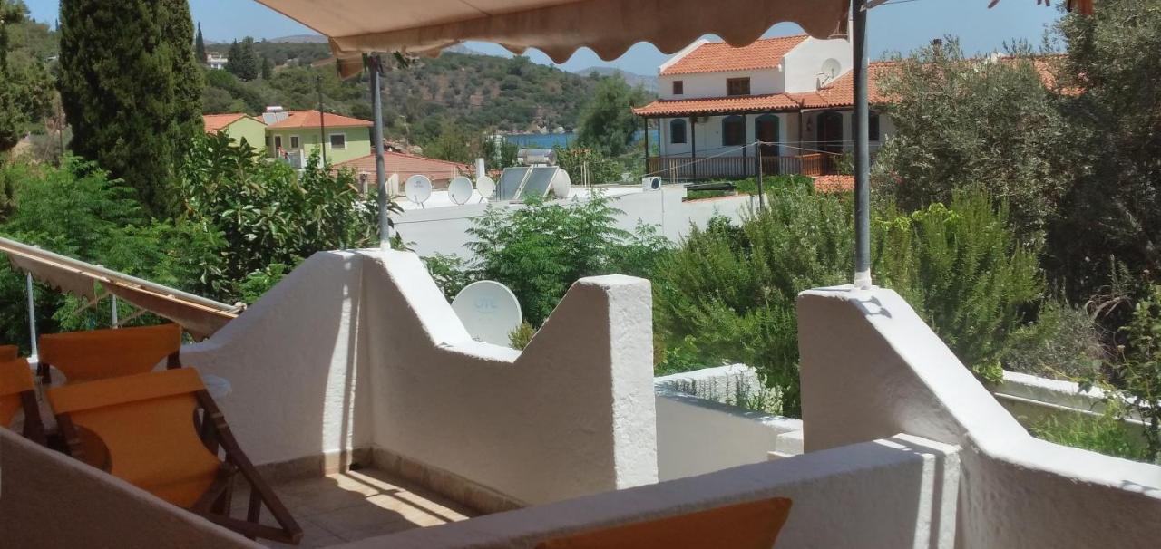 Kerveli Athina Studio Apartments מראה חיצוני תמונה