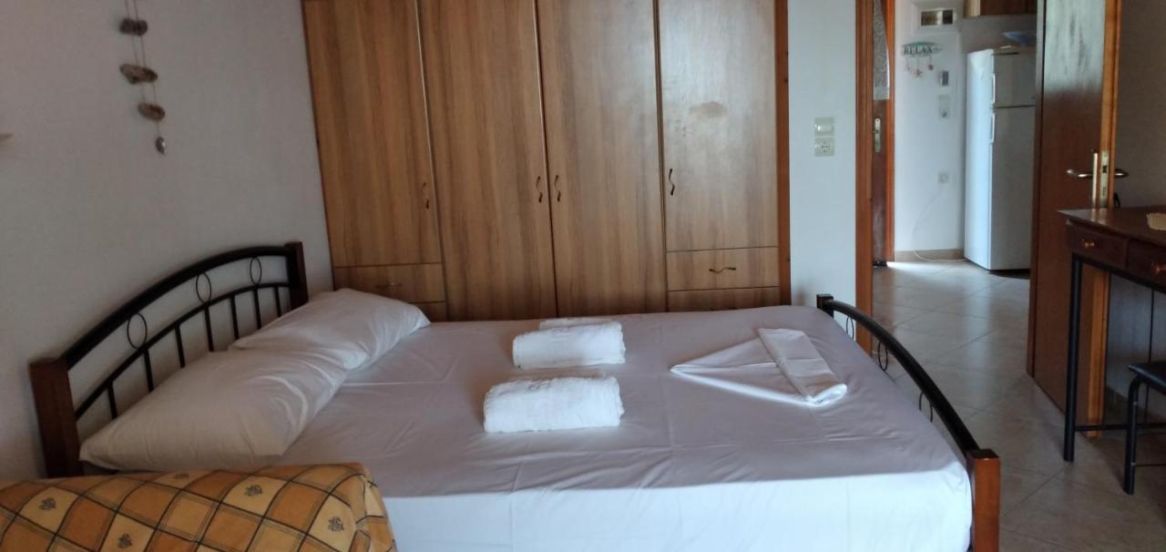 Kerveli Athina Studio Apartments מראה חיצוני תמונה