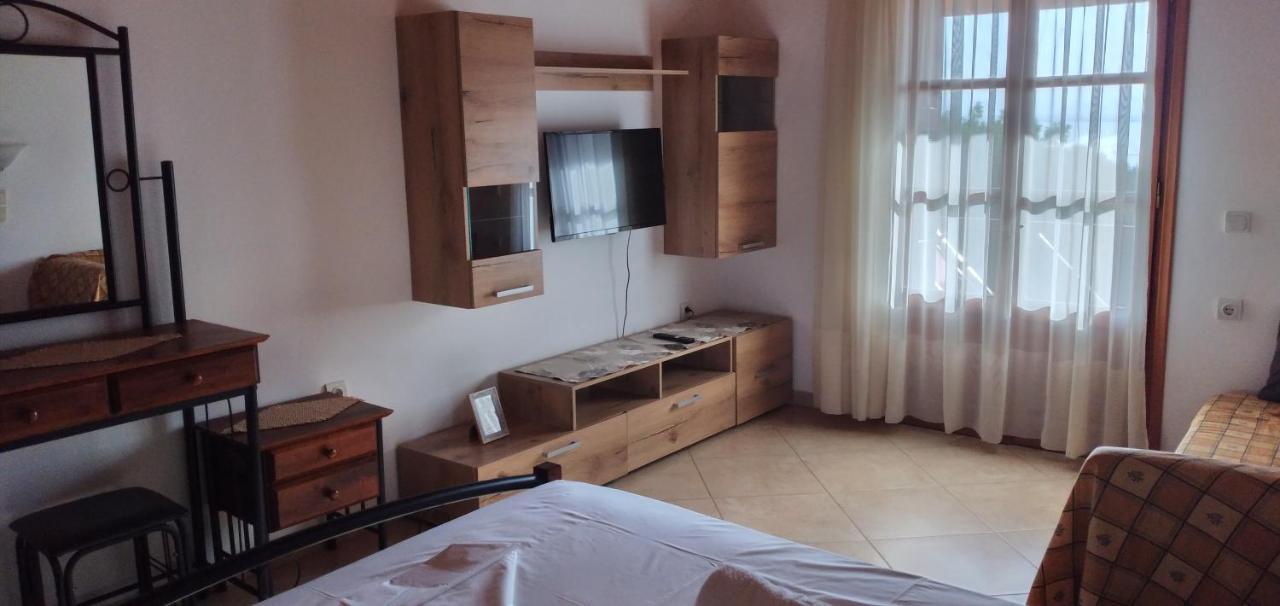 Kerveli Athina Studio Apartments מראה חיצוני תמונה