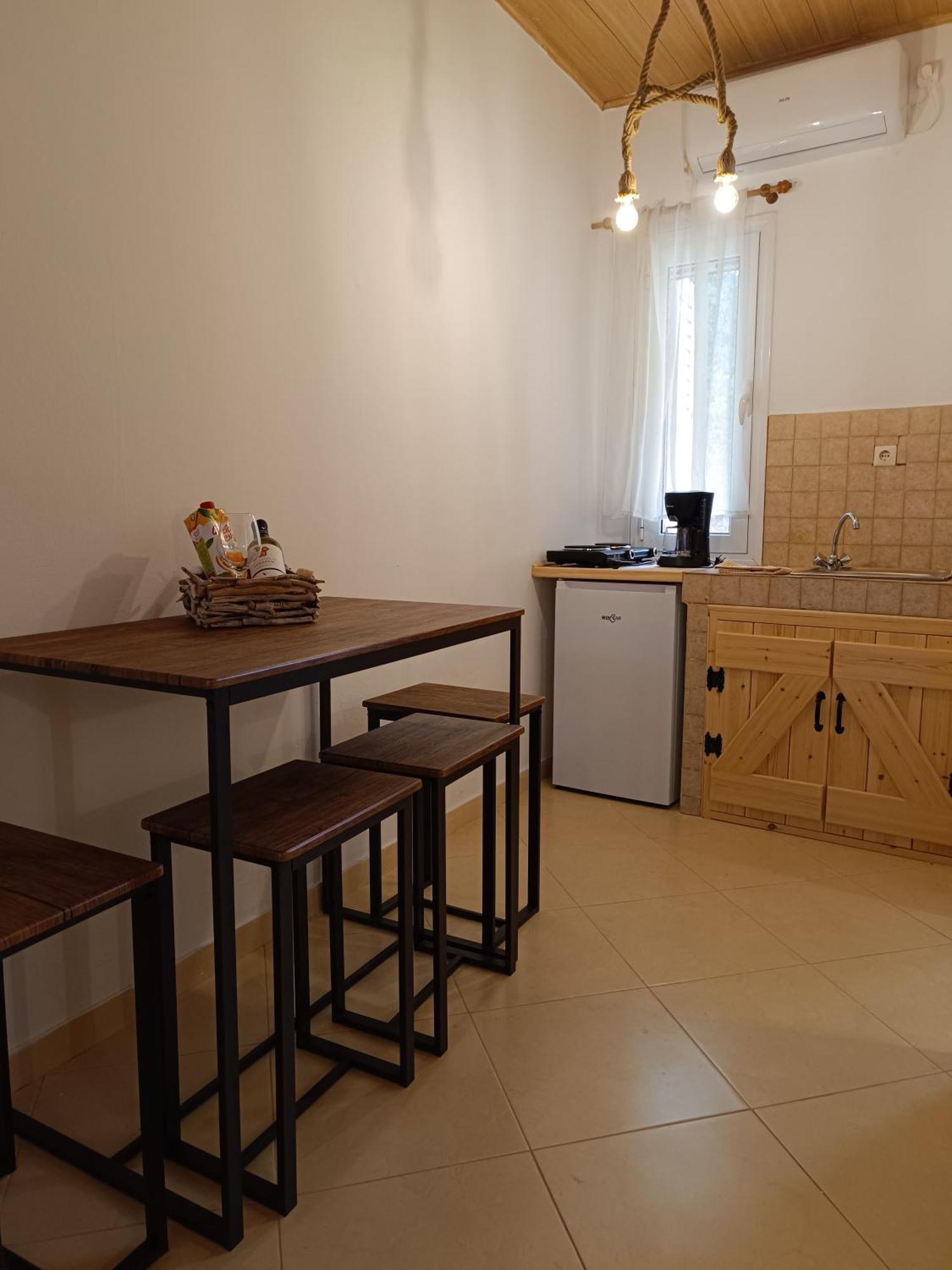 Kerveli Athina Studio Apartments מראה חיצוני תמונה