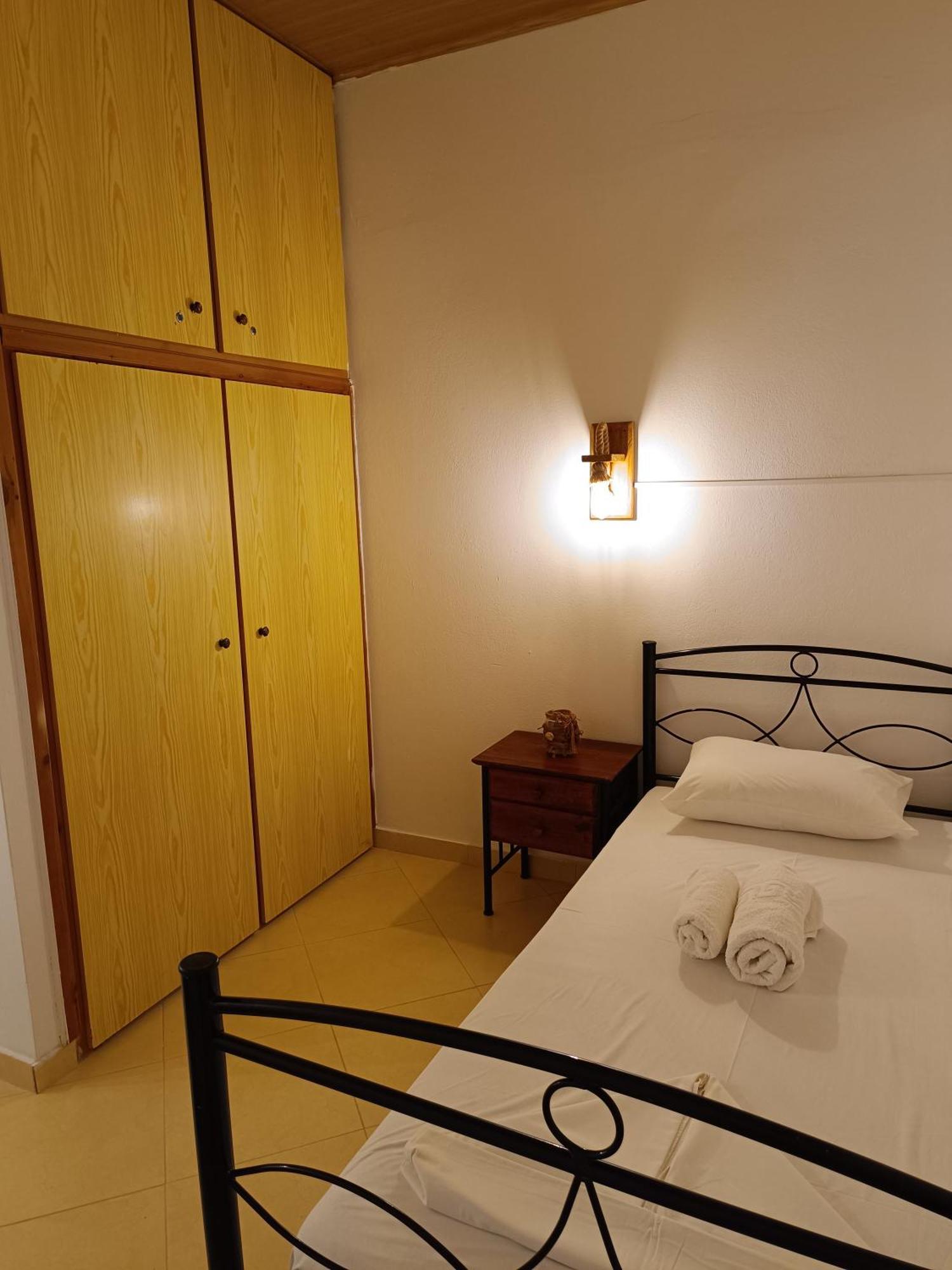 Kerveli Athina Studio Apartments מראה חיצוני תמונה